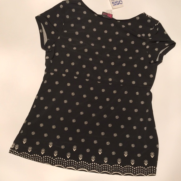 NWT Agenda low cut black silky top size M - Picture 5 of 5